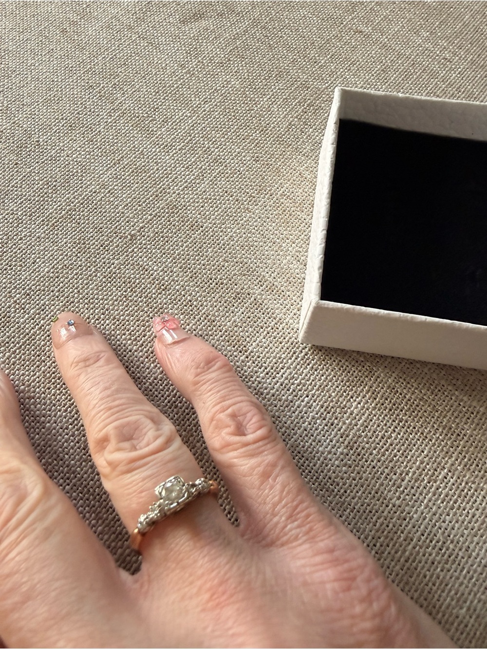 Vintage 14k gold  diamond engagement ring, beautiful - Picture 4 of 10